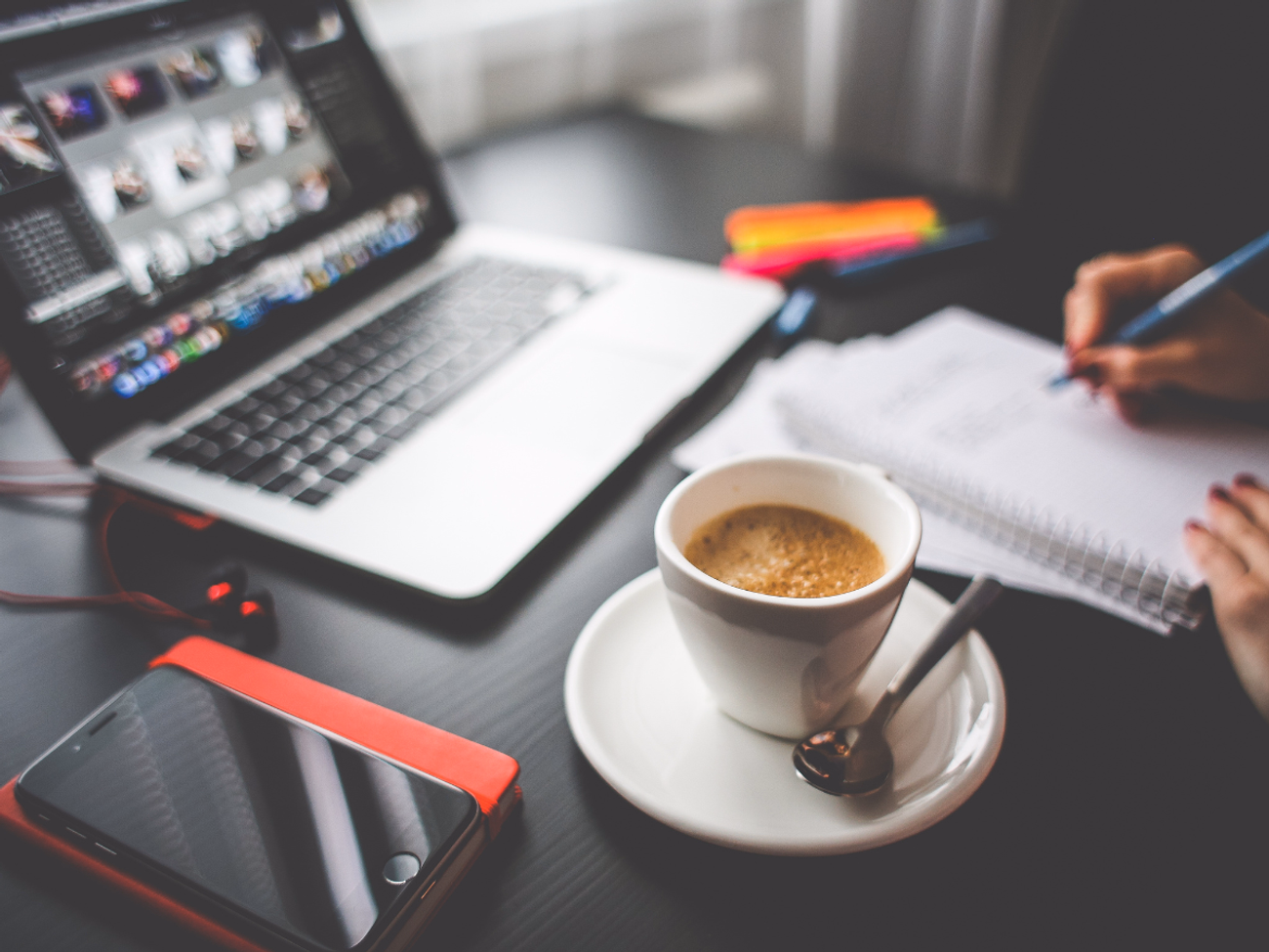  WORK LIFE BALANCE VÀ QUIET QUITTING - SỰ TƯƠNG QUAN VÀ KHÁC BIỆT