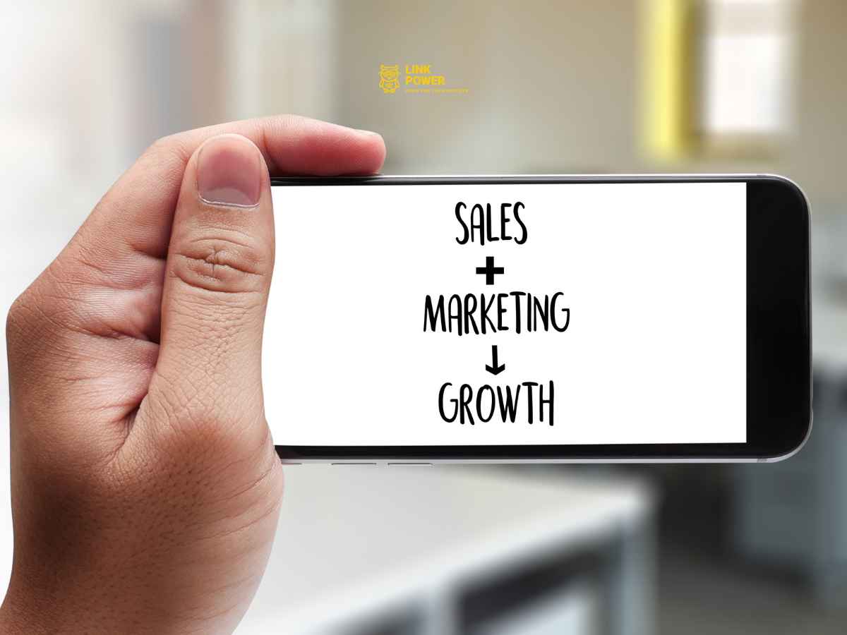 Gia cố đội ngũ Sales và Marketing