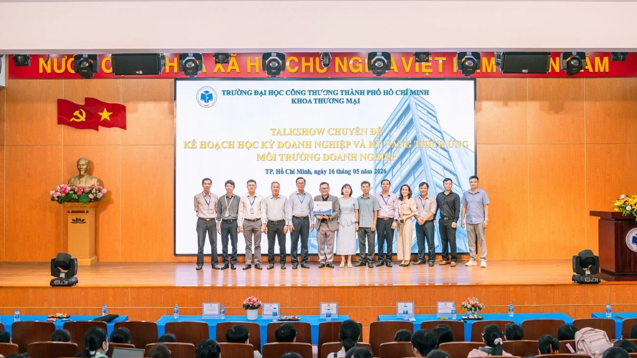 LINK POWER ĐỒNG HÀNH CÙNG SINH VIÊN HUIT QUA CHUYÊN ĐỀ “KỸ NĂNG THÍCH ỨNG MÔI TRƯỜNG DOANH NGHIỆP”
