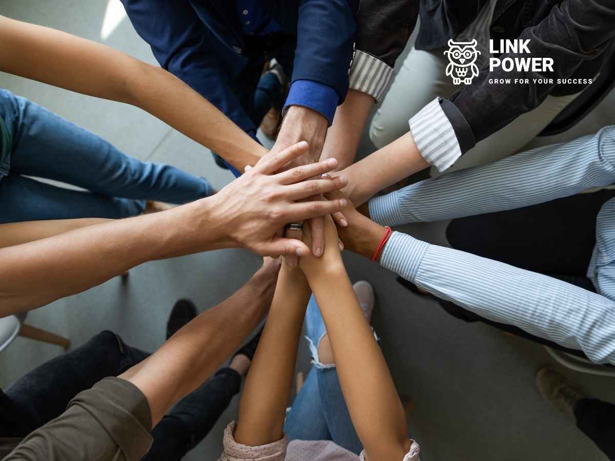 Tạo động lực và gắn kết nhân viên