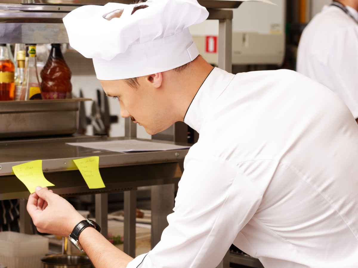 Hiệu suất phục vụ bàn của nhân viên